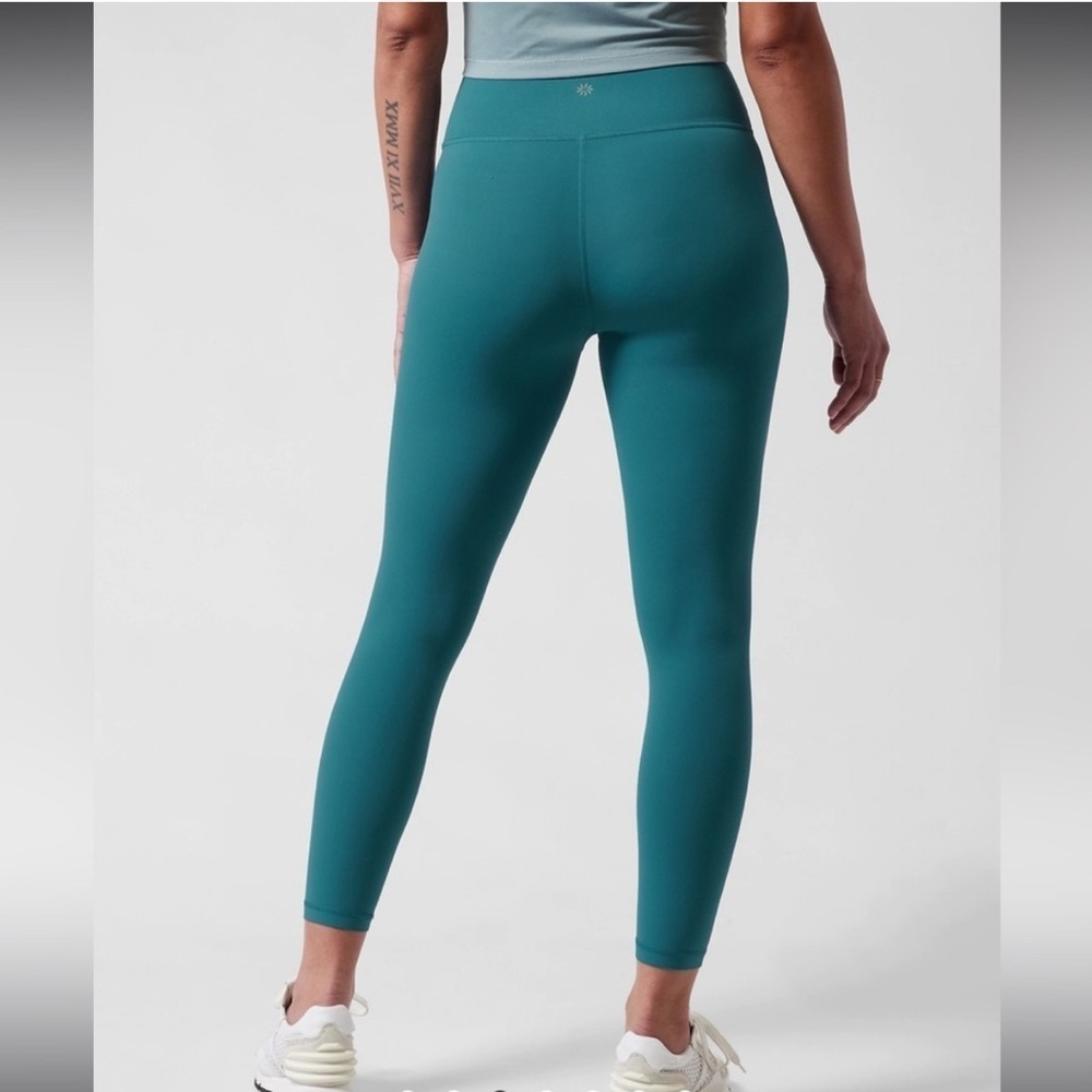 Athleta transcend 7/8 tight Blue Leggings Comfortable Stretchy Bottoms size 2x - Picture 2 of 5